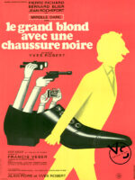 Le grand blond avec une chaussure noire